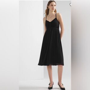 White House Black Market Sleeveless Pleated Bust Dress SZ 4
Sleeveless Color BLK